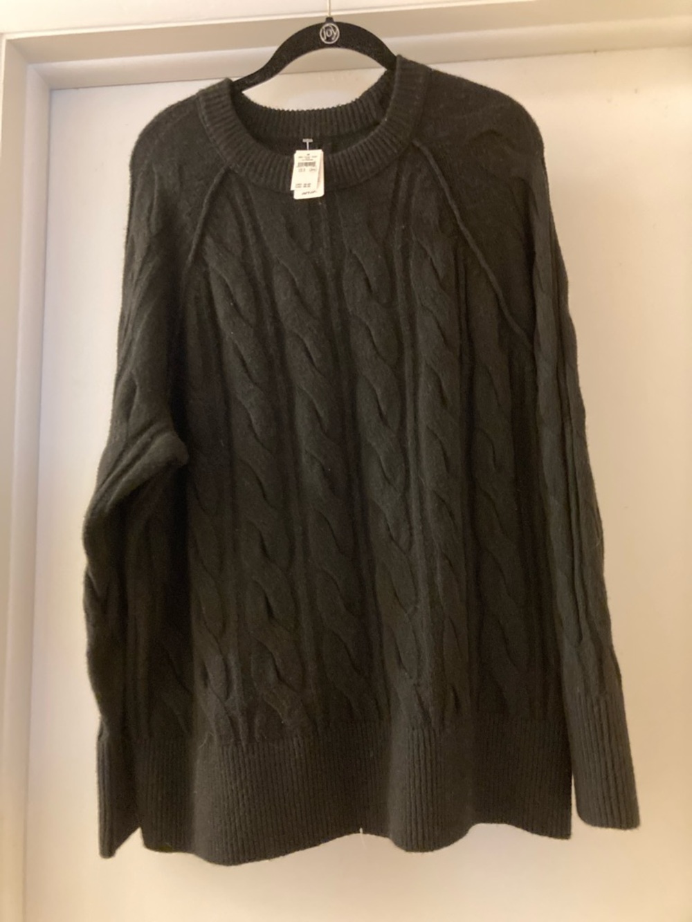 Womens Cable-Knit Crewneck Sweater - Black